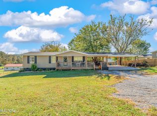 933 Monroe Cir, Madisonville, TN 37354