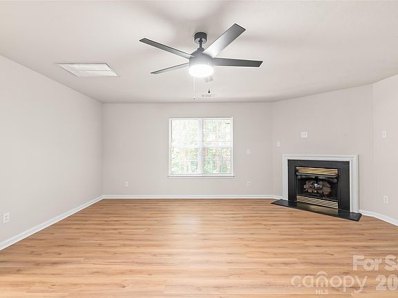 5th image of 4506 Christenbury Hills Ln