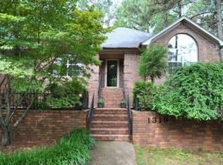 1319 Hilltop Dr, Russellville, AR 72802