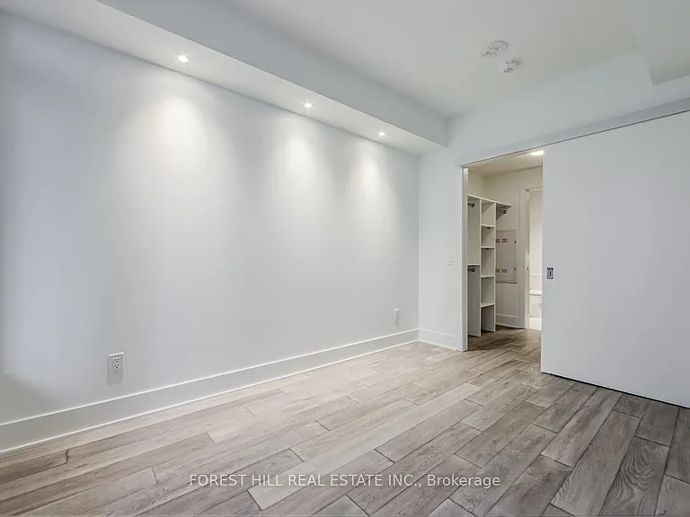 11 Yorkville Ave #2506 — Photo 16