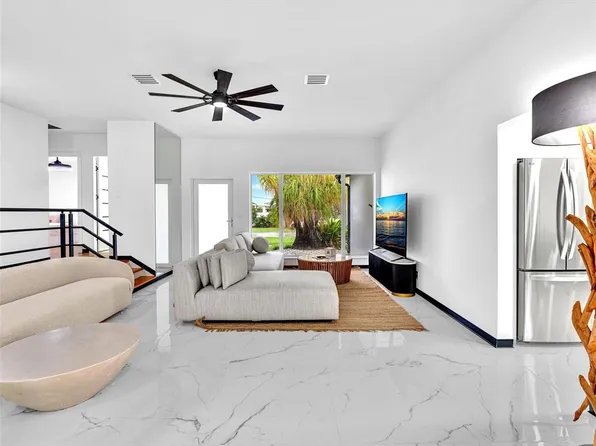 915 N 14th Ave, Hollywood, FL 33019