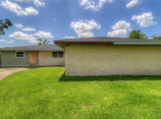 1517 Sarah Dr, Lake Charles, LA 70605