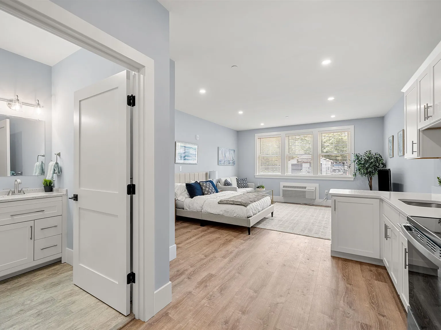 Studio, 1.0 bath, 461 sqft, $2,100 — Photo 3