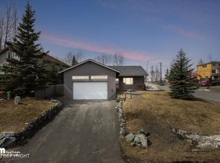 8010 Seacliff St, Anchorage, AK 99502