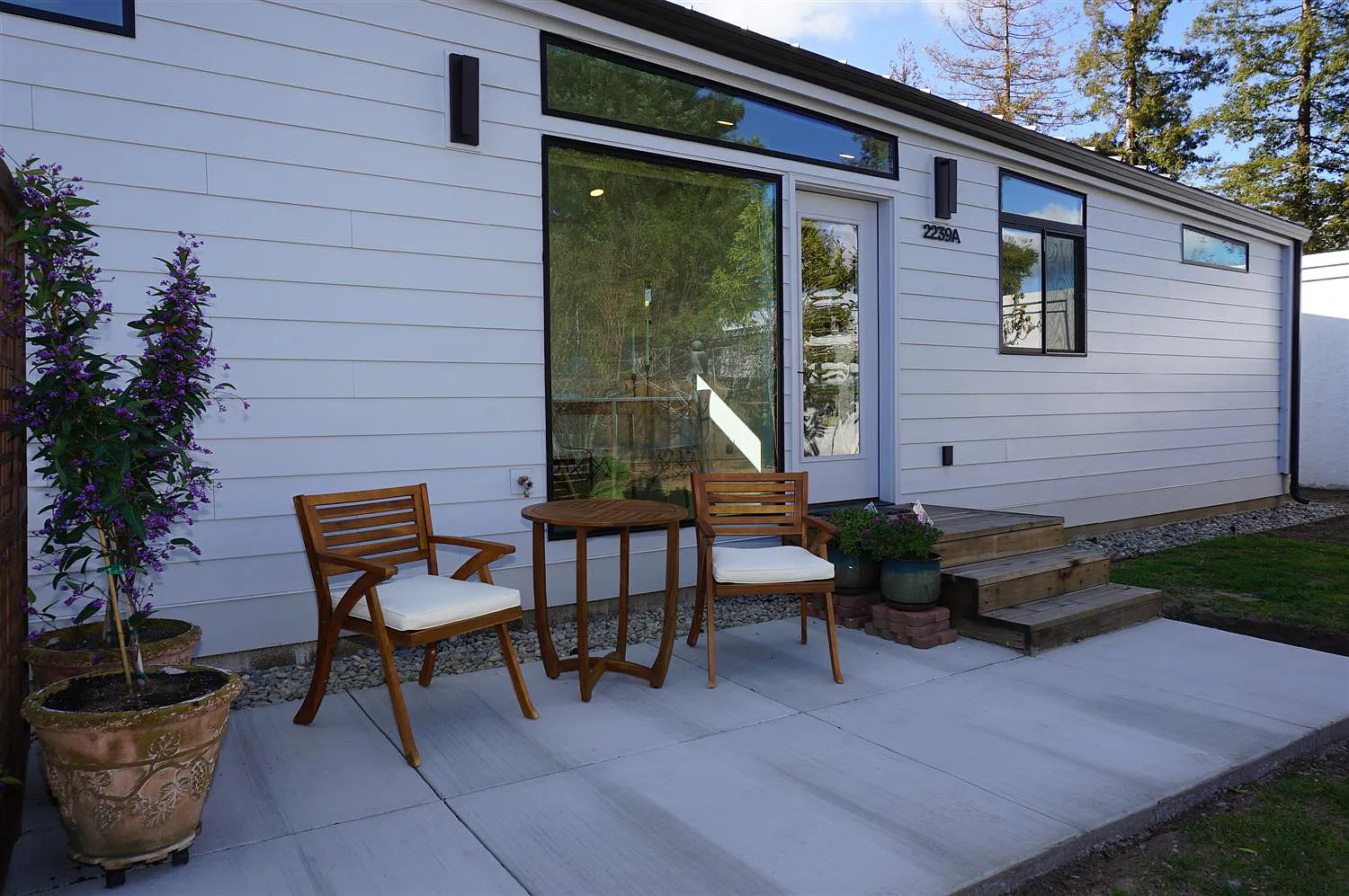 2 bed, 1.0 bath, 609 sqft, $3,400 — Photo 2