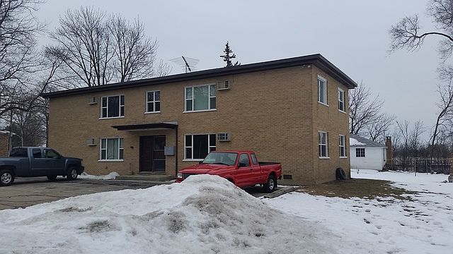 2nd image of 420 S Lake St
