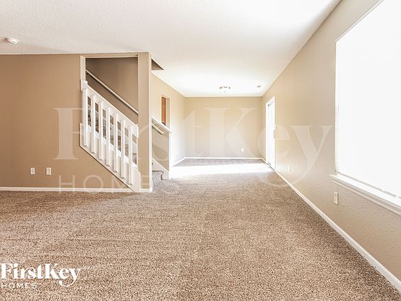 4th image of 1820 Long Lake Dr