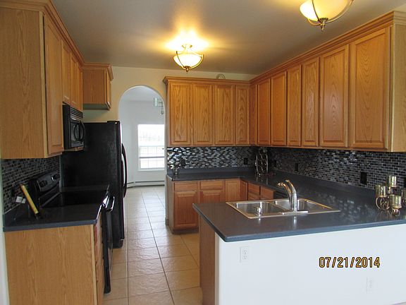 3rd image of 671 W 6th Ave