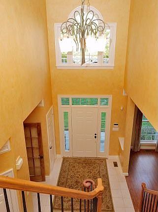 Grand 2-story Foyer