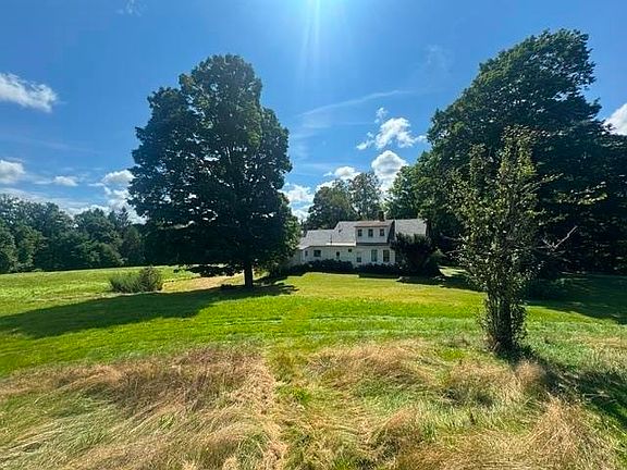 4th image of 317 Auld Lang Syne Road