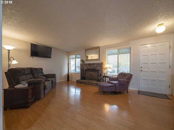 2nd image of 4317 NE Wildrose Dr