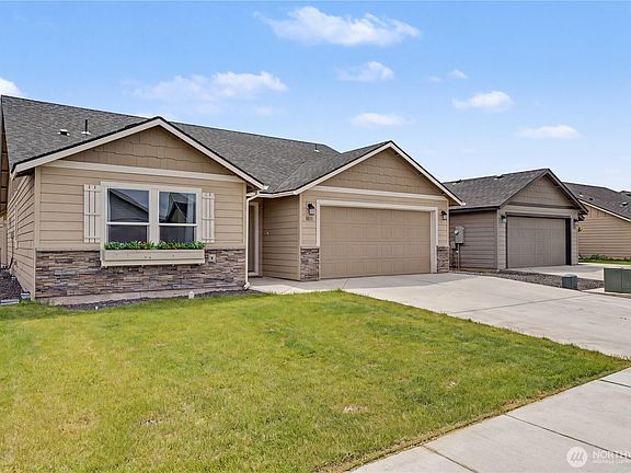 2nd image of 1011 W Aspen Road