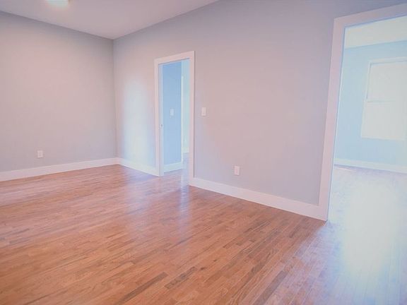 4th image of 22 Saint Nicholas Pl #41A