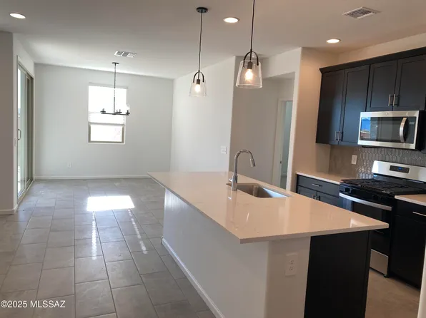 9745 W Larson St, Marana, AZ 85658