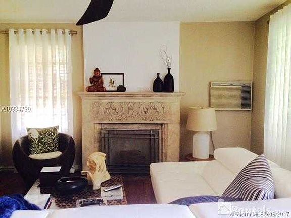 5th image of 340 Mendoza Ave APT 1