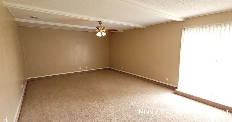 4620 Itasca St — Photo 6