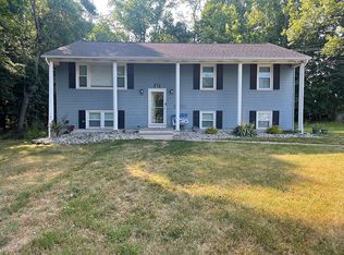 27 Station St, Manalapan, NJ 07726