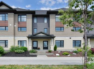 520 Silvertip Ln, Ottawa, ON K2T0H7