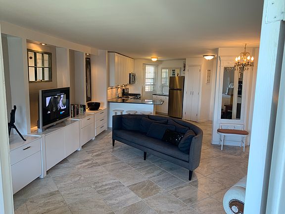 3rd image of 5800 Arlington Ave APT 10R