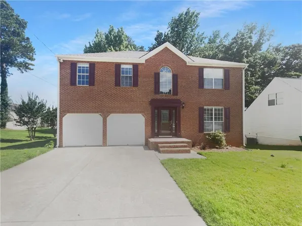 1043 Carriage Trace Cir, Stone Mountain, GA 30087