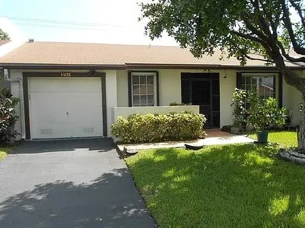 15676 Bottlebrush Cir, Delray Beach, FL 33484