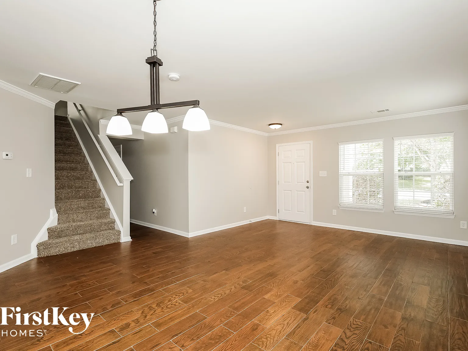 4 bed, 2.5 bath, 2570 sqft, $2,835 — Photo 4