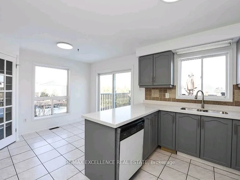 24 Hayloft Ct #UPPER — Photo 11