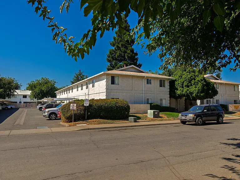 Melton Drive Apartments — Photo 8