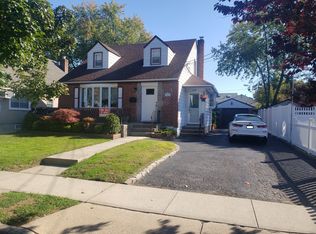 158 Barrymore Blvd, Franklin Square, NY 11010
