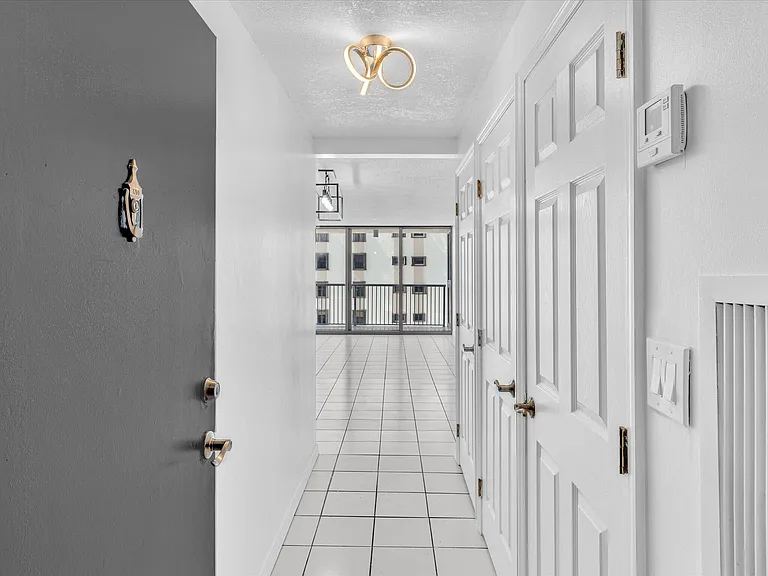 2655 Collins Ave #1710 — Photo 4