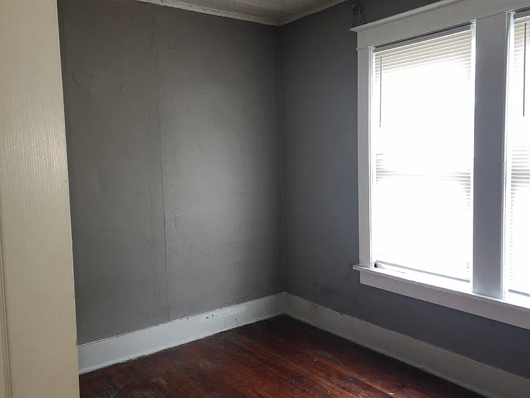 1066 Greenlaw Ave #1 — Photo 2
