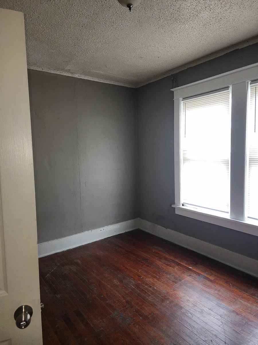 Building Photo - 1066 Greenlaw Ave #1