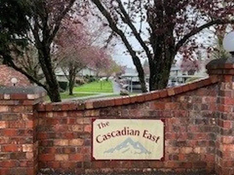 CASCADIAN EAST — Photo 3