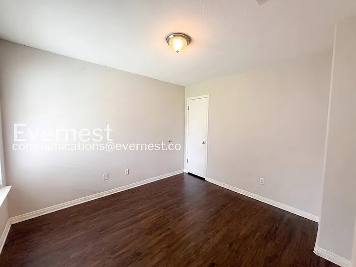 1011 Iola Dr — Photo 16