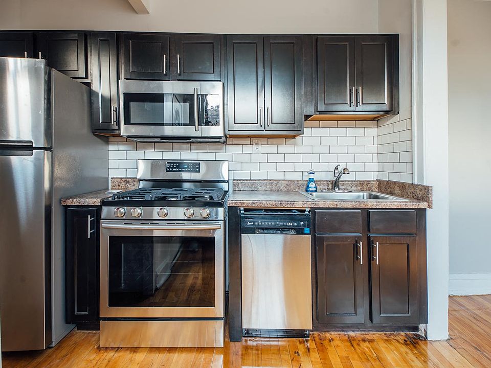2348 Unit D1, 1BD - Kitchen