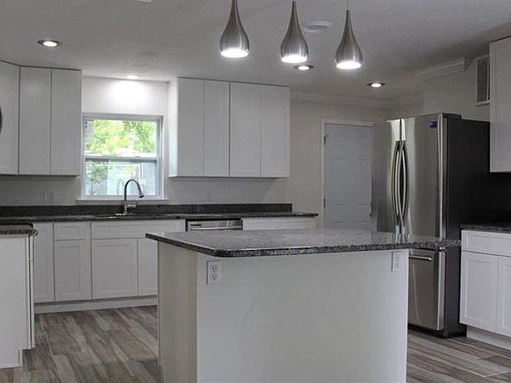 4th image of 4017 NW 36th Ter