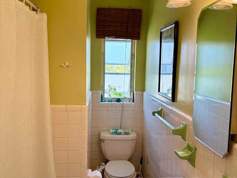 1818 Ridgewood St — Photo 23