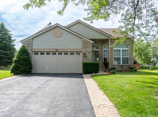 69 Kentland Dr, Romeoville, IL 60446