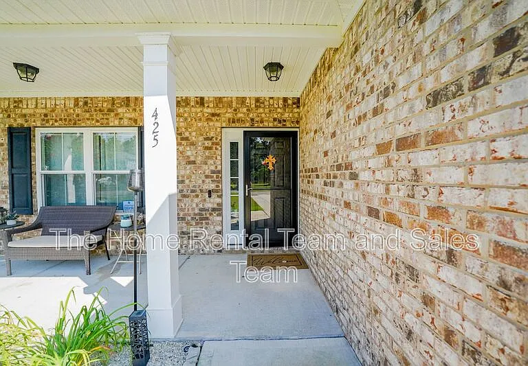 425 Wicklow Dr — Photo 3