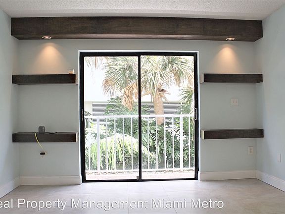 4th image of 2939 Indian Creek Dr APT 301