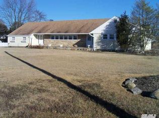 186 Riverside Ave, Amityville, NY 11701