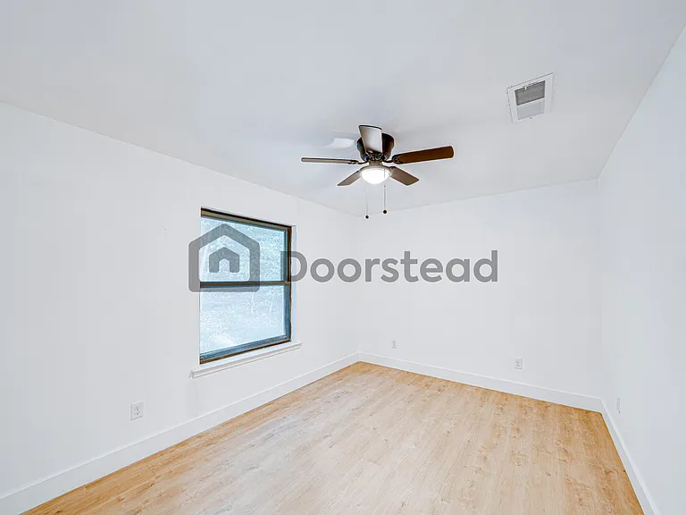 5204 Blue Valley Ct — Photo 6