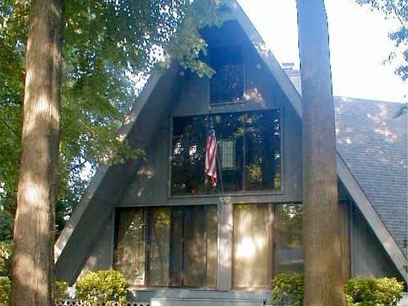 3rd image of 133 River Bend Dr