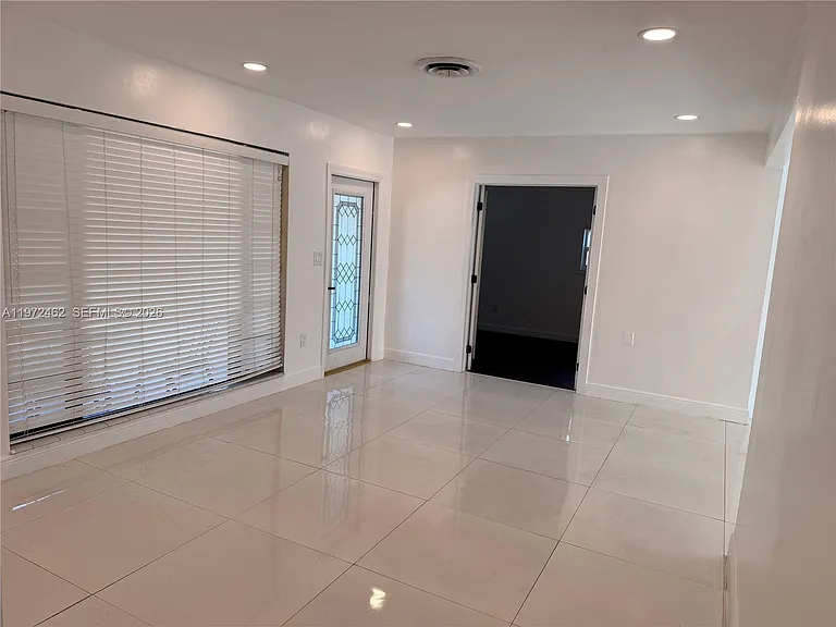 2818 Bahama Dr — Photo 3
