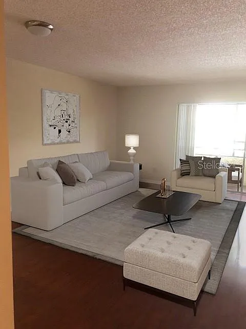 1 bed, 1.0 bath, 822 sqft, $1,550 — Photo 3