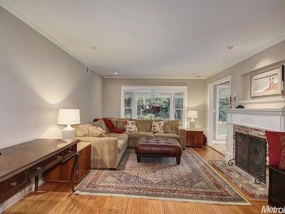 3rd image of 4417 Surita St
