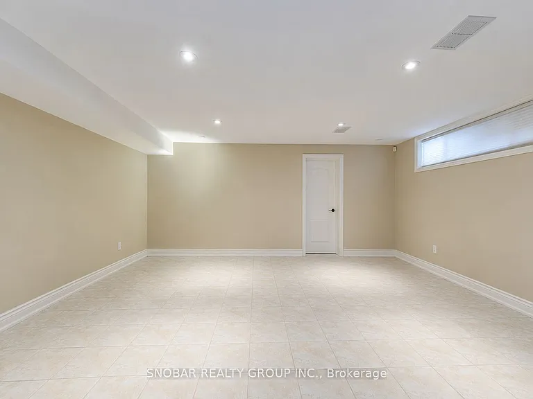 42 Norgrove Cres — Photo 19