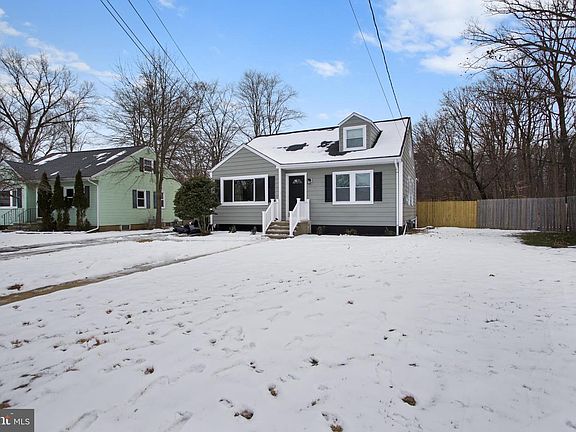 3rd image of 16 Ranchwood Dr