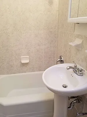 Rented by Apartments by Us | media 40