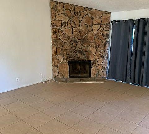 3rd image of 521 Wayland Ct #521